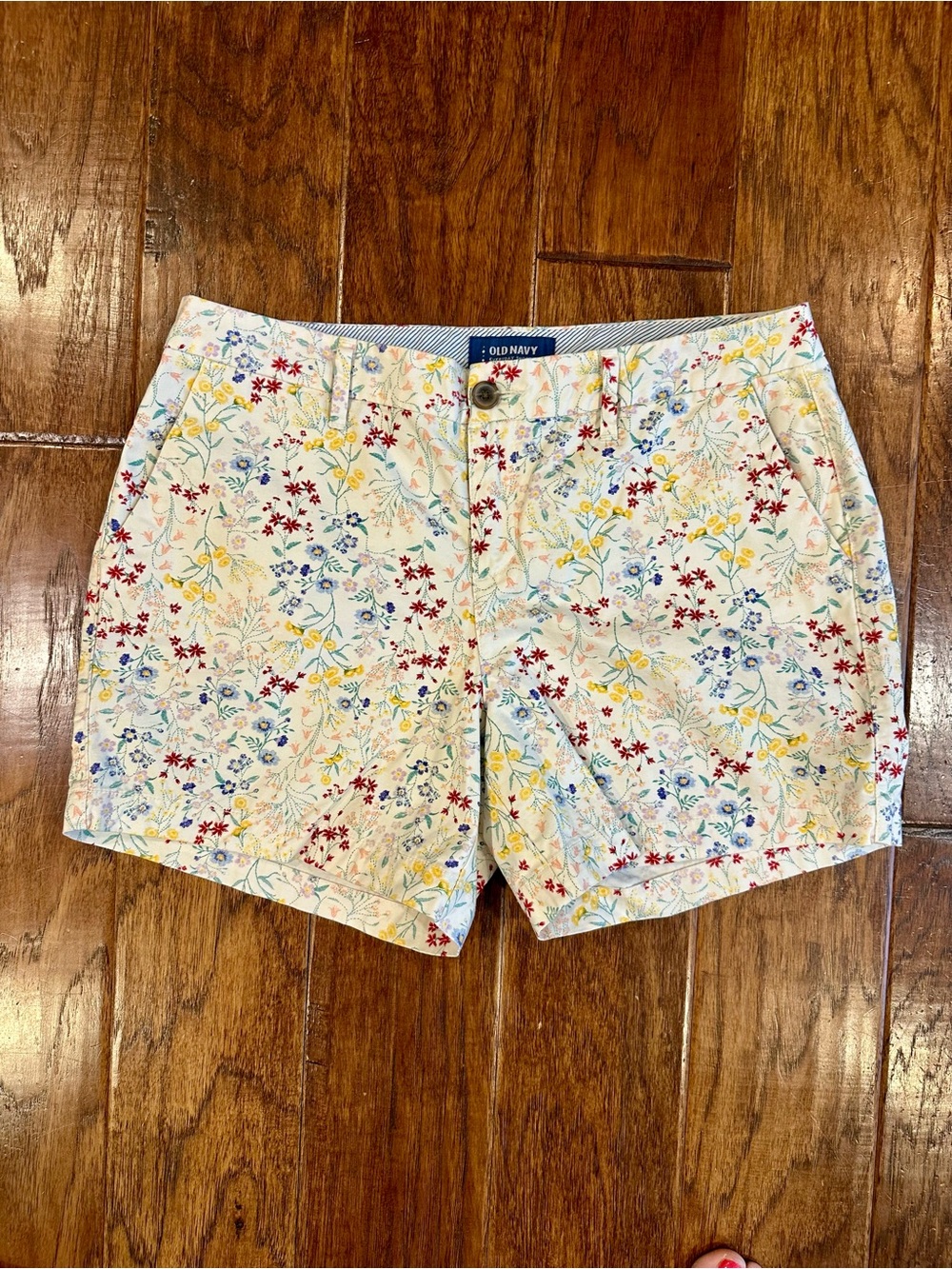 Old Navy White Floral Everyday Shorts